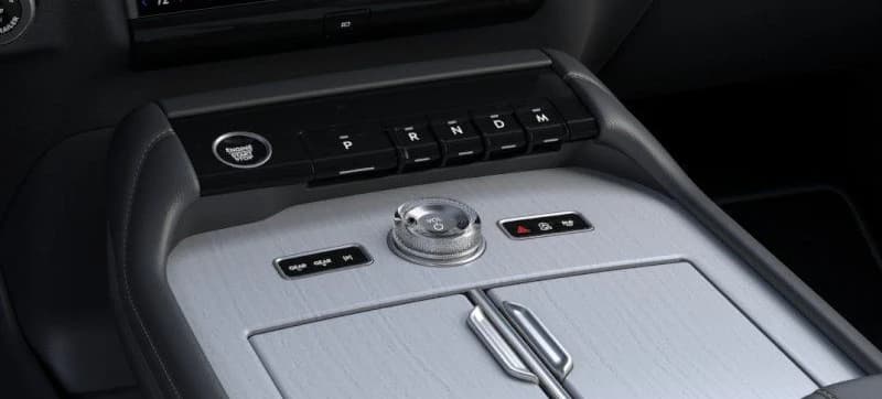 Lincoln Navigator L Premiere 4x4 2026 — side view