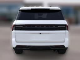 Lincoln Navigator L Premiere 4x4 2026 — side view