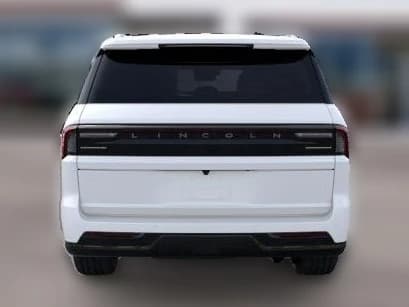 Lincoln Navigator L Premiere 4x4 2026 — side view