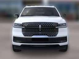 Lincoln Navigator L Premiere 4x4 2026 — side view
