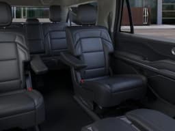 Lincoln Navigator L Premiere 4x4 2026 — side view