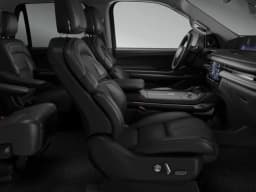 Lincoln Navigator L Premiere 4x4 2026 — side view