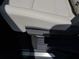 Lincoln Navigator L Premiere 4x4 2026 — side view