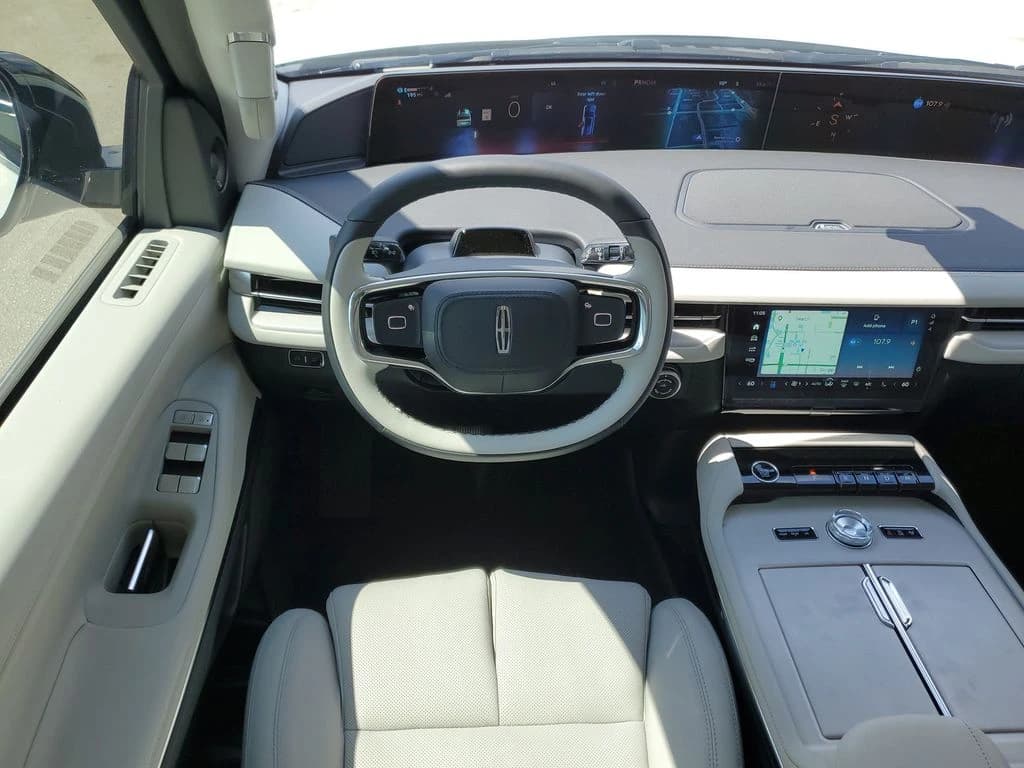 Lincoln Navigator L Premiere 4x4 2026 — side view