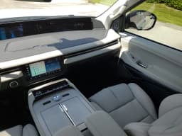 Lincoln Navigator L Premiere 4x4 2026 — side view