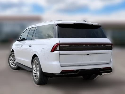 Lincoln Navigator L Premiere 4x4 2027 — side view