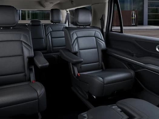 Lincoln Navigator L Premiere 4x4 2027 — side view