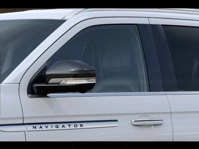 Lincoln Navigator L Premiere 4x4 2027 — side view