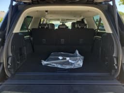 Lincoln Navigator L Premiere 4x4 2026 — side view