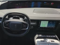 Lincoln Navigator L Premiere 4x4 2026 — side view