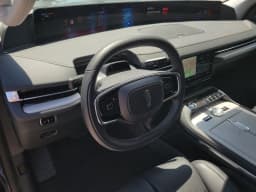 Lincoln Navigator L Premiere 4x4 2026 — side view