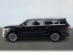 Lincoln Navigator L Black Label 4x4 2026 — side view