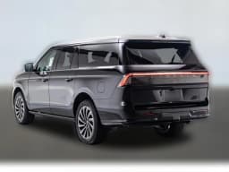 Lincoln Navigator L Black Label 4x4 2026 — side view