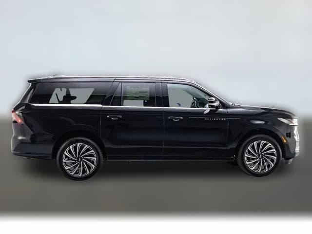 Lincoln Navigator L Black Label 4x4 2026 — side view