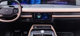 Lincoln Navigator L Black Label 4x4 2026 — side view