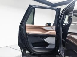 Lincoln Navigator L Black Label 4x4 2026 — side view