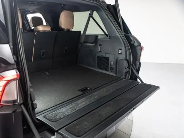 Lincoln Navigator L Black Label 4x4 2026 — side view
