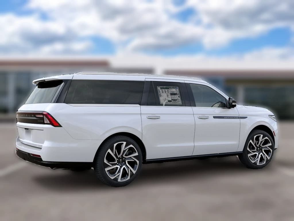 Lincoln Navigator L Black Label 4x4 2027 — side view