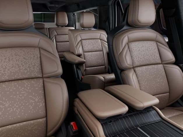 Lincoln Navigator L Black Label 4x4 2027 — side view