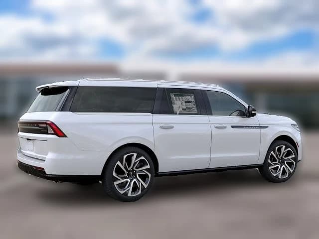 Lincoln Navigator L Black Label 4x4 2027 — side view