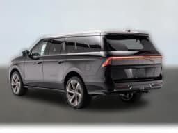 Lincoln Navigator L Black Label 4x4 2026 — side view