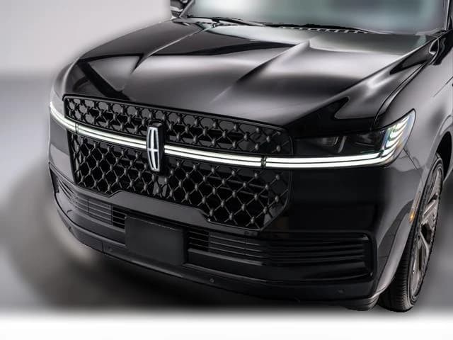 Lincoln Navigator L Black Label 4x4 2026 — side view