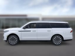 Lincoln Navigator L Black Label 4x4 2026 — side view