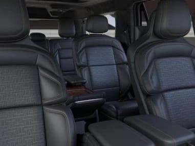 Lincoln Navigator L Black Label 4x4 2026 — side view