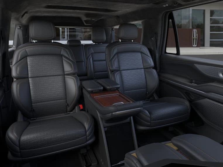 Lincoln Navigator L Black Label 4x4 2026 — side view