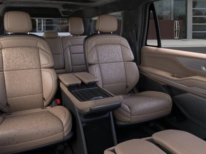 Lincoln Navigator L Black Label 4x4 2026 — side view