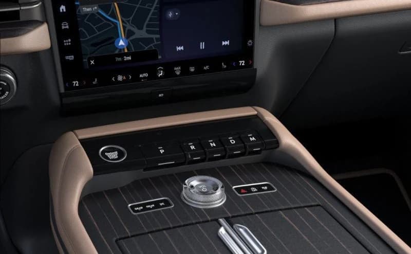 Lincoln Navigator L Black Label 4x4 2026 — side view