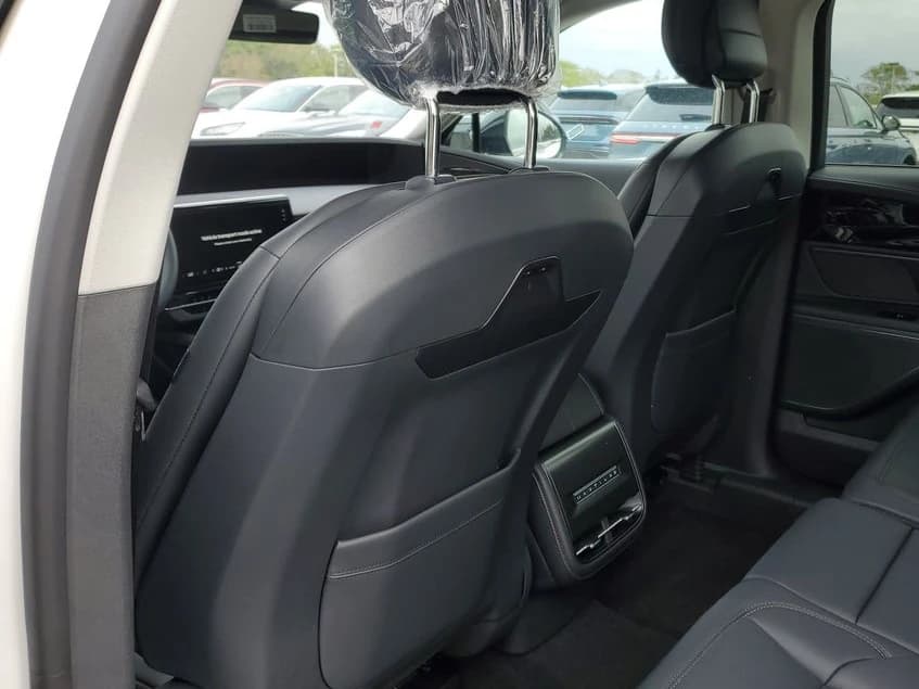 Lincoln Nautilus Premiere AWD 2026 — side view