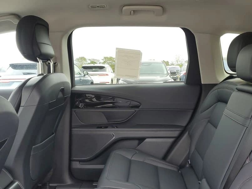 Lincoln Nautilus Premiere AWD 2026 — side view