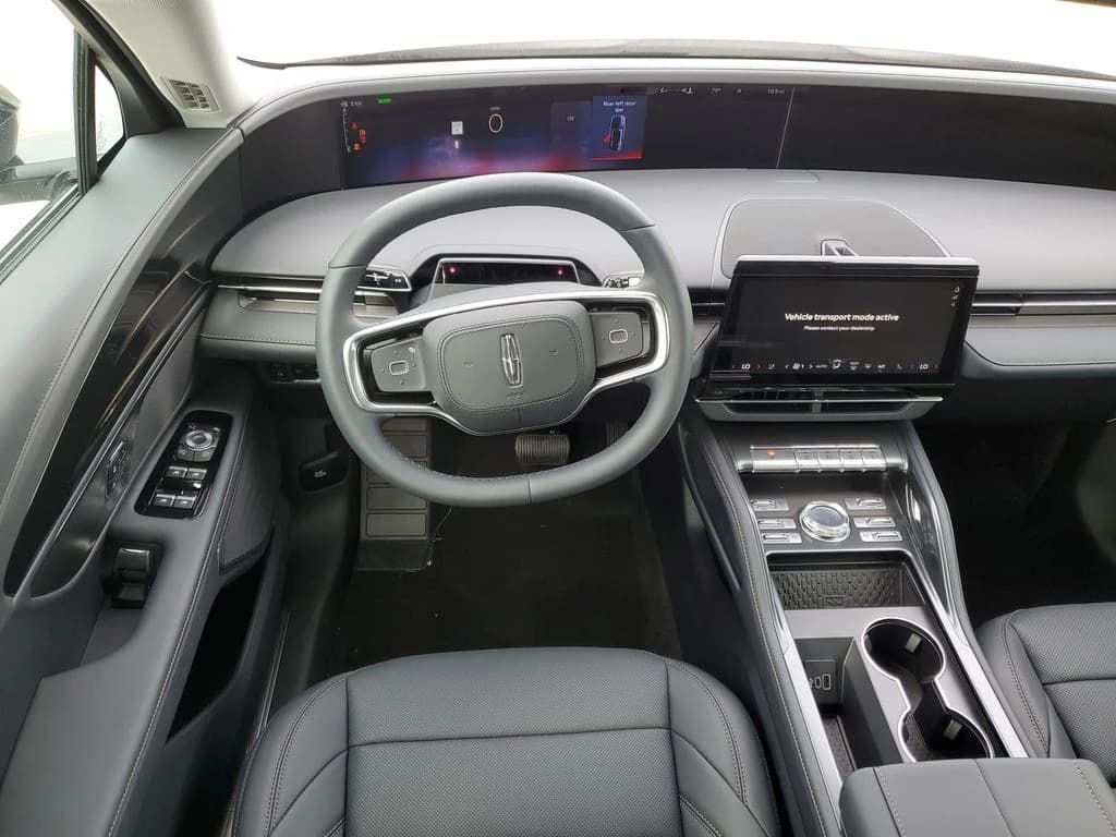 Lincoln Nautilus Premiere AWD 2026 — side view