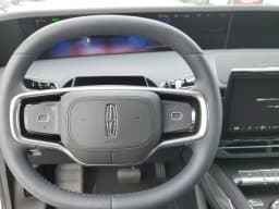 Lincoln Nautilus Premiere AWD 2026 — side view