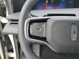 Lincoln Nautilus Premiere AWD 2026 — side view