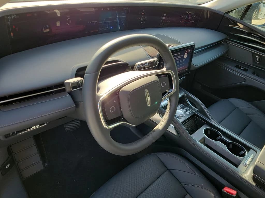 Lincoln Nautilus Premiere AWD 2026 — side view