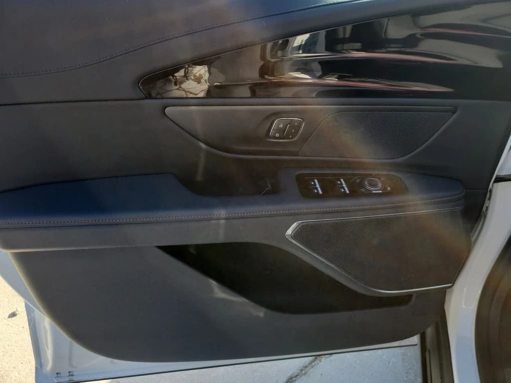 Lincoln Nautilus Premiere AWD 2026 — side view