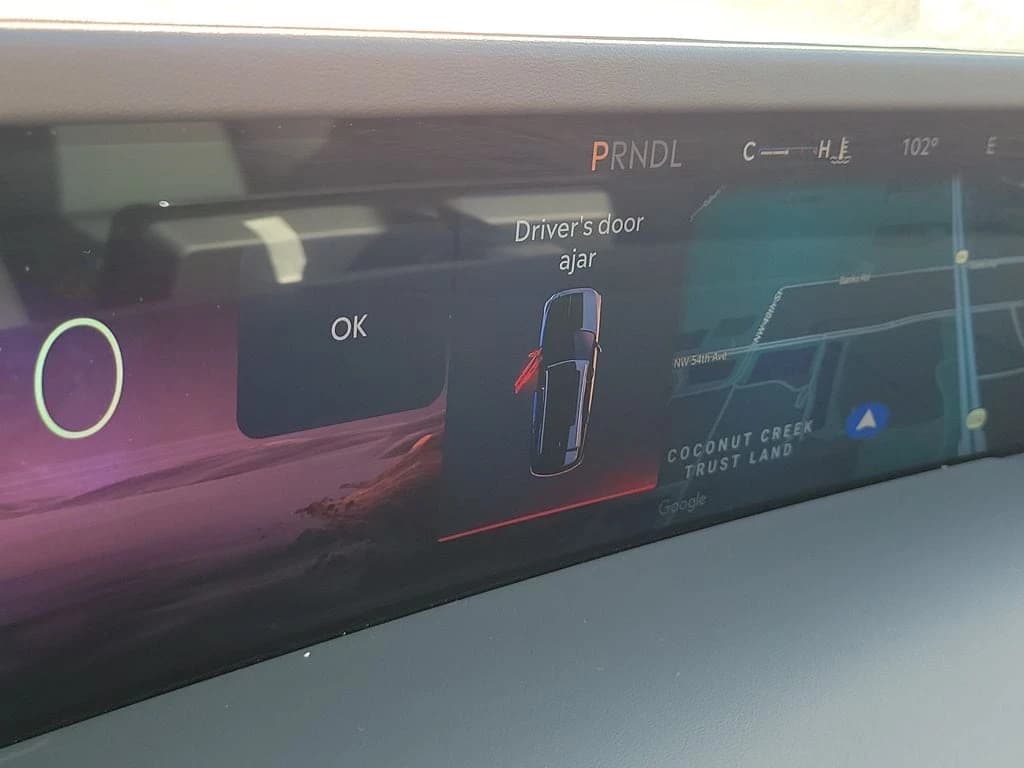 Lincoln Nautilus Premiere AWD 2026 — side view
