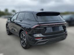 Lincoln Nautilus Premiere AWD 2026 — side view