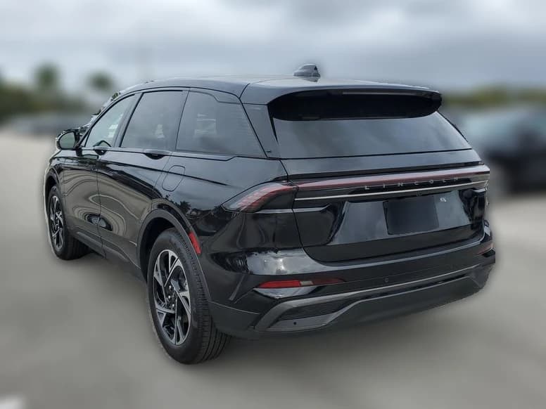 Lincoln Nautilus Premiere AWD 2026 — side view