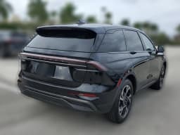 Lincoln Nautilus Premiere AWD 2026 — side view