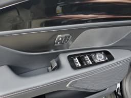Lincoln Nautilus Premiere AWD 2026 — side view