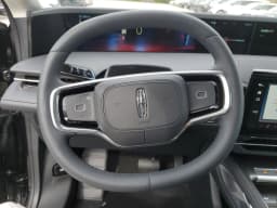 Lincoln Nautilus Premiere AWD 2026 — side view