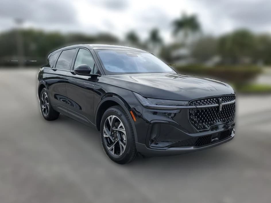 Lincoln Nautilus Premiere AWD 2026 — side view