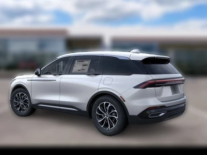 Lincoln Nautilus Premiere AWD 2026 — side view
