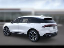 Lincoln Nautilus Premiere AWD 2026 — side view