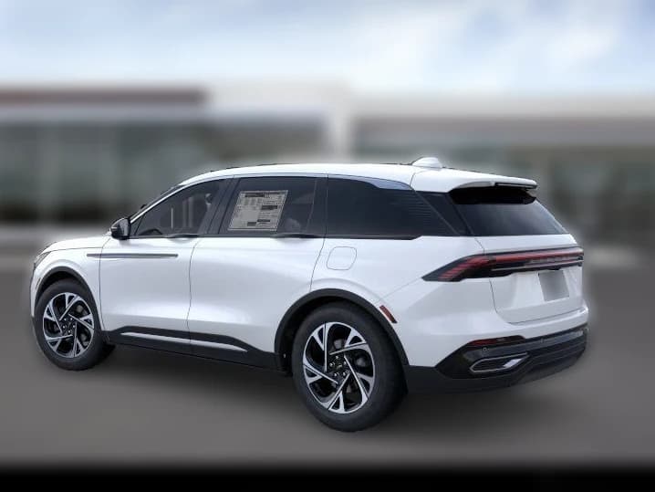 Lincoln Nautilus Premiere AWD 2026 — side view