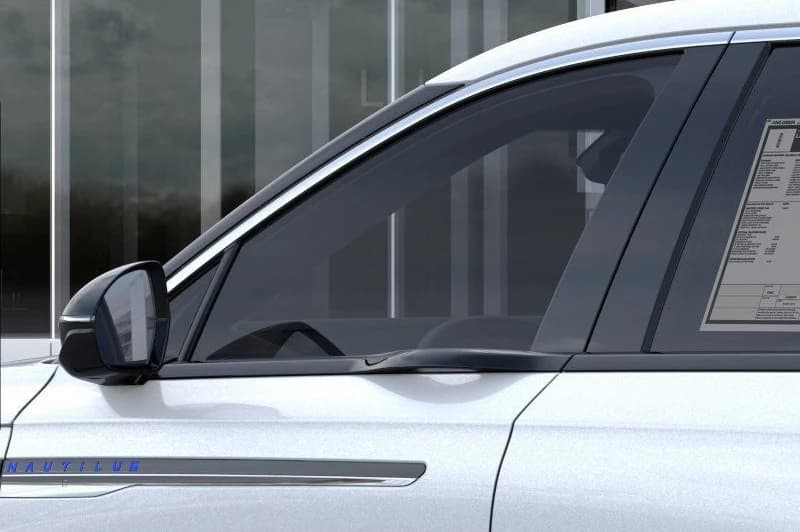 Lincoln Nautilus Premiere AWD 2026 — side view