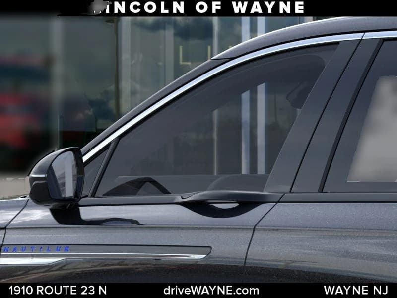 Lincoln Nautilus Premiere AWD 2026 — side view